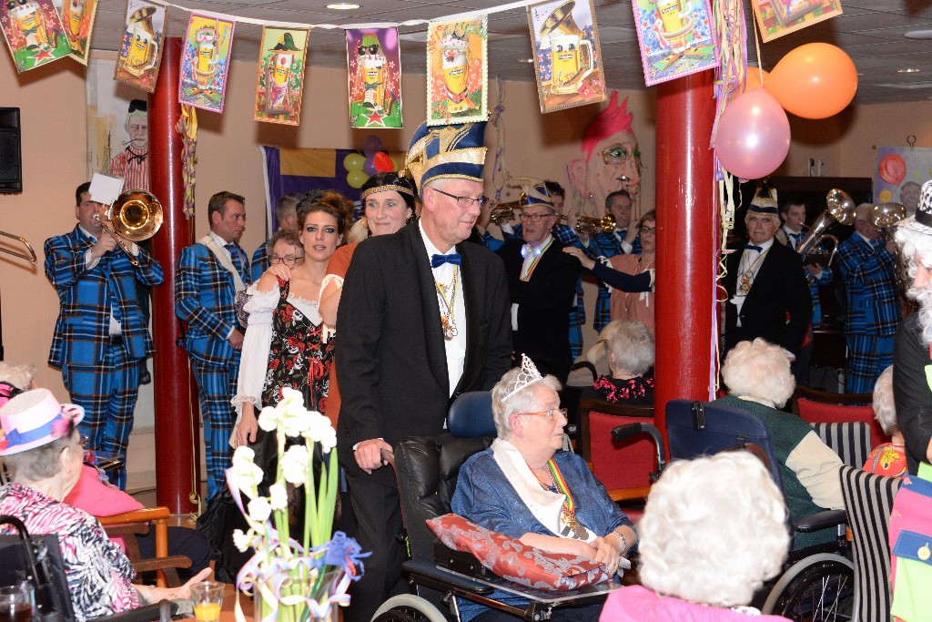../Images/Carnaval in Munnekeweij 093.jpg